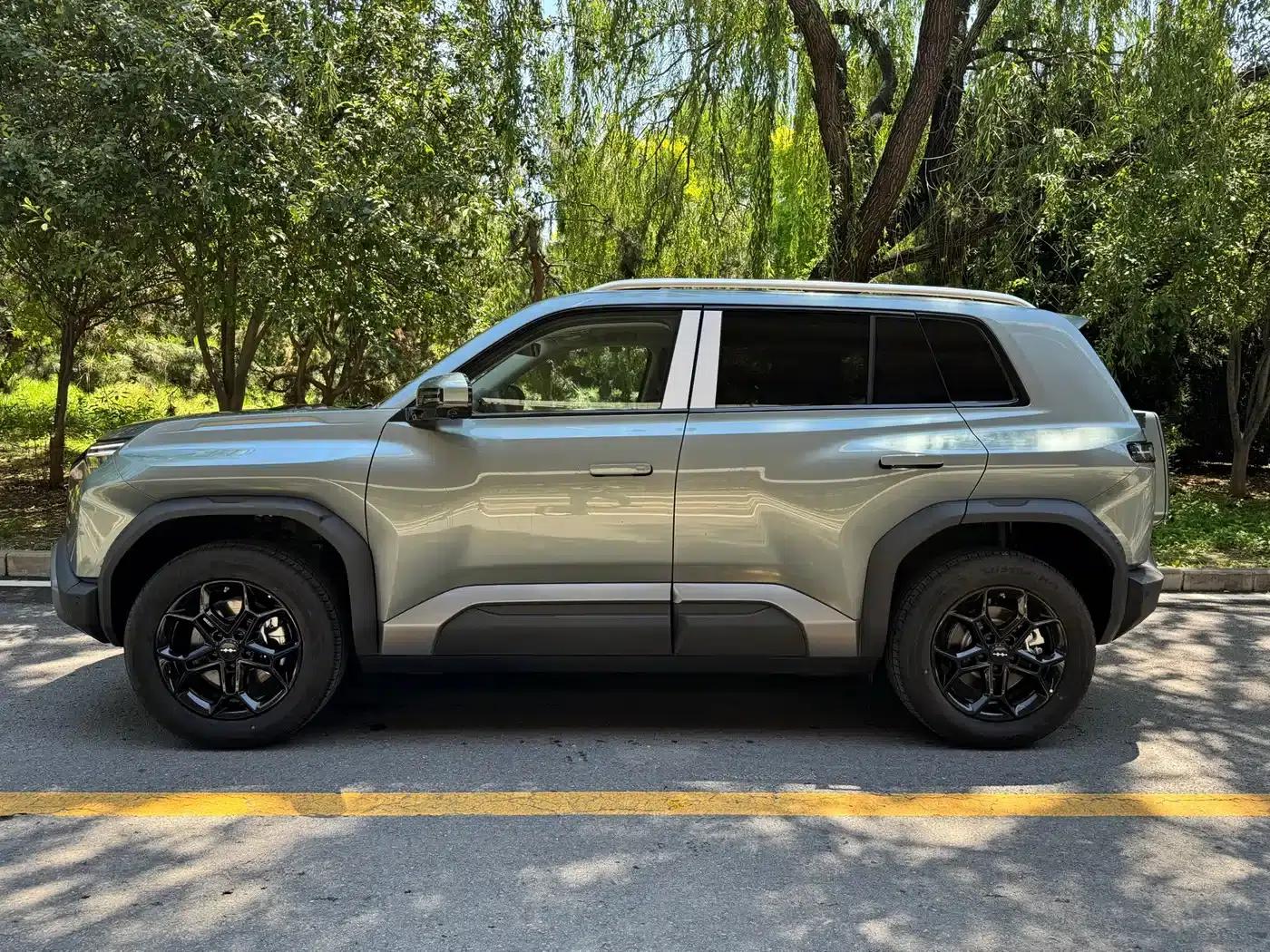 Titanium 3 2025 Model 501KM Rear-Wheel Drive Max Edition — миниатюра 4