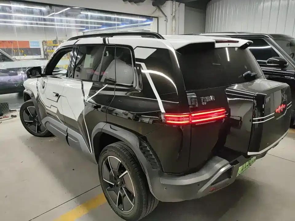 Titanium 3 2025 Model 501KM AWD Ultra Edition — миниатюра 3