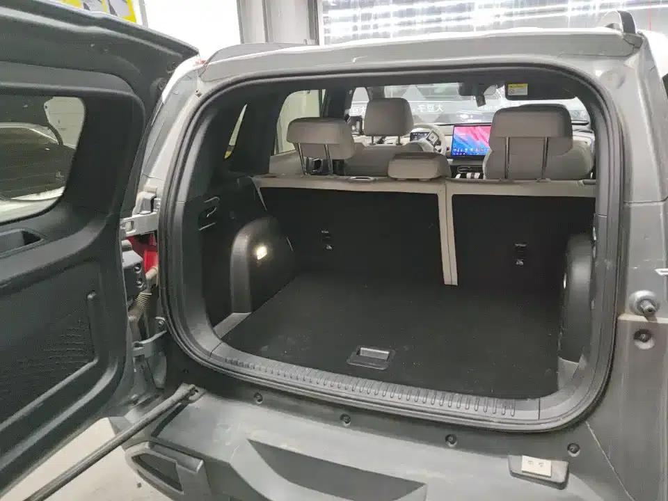 Titanium 3 2025 Model 501KM AWD Ultra Edition — миниатюра 9