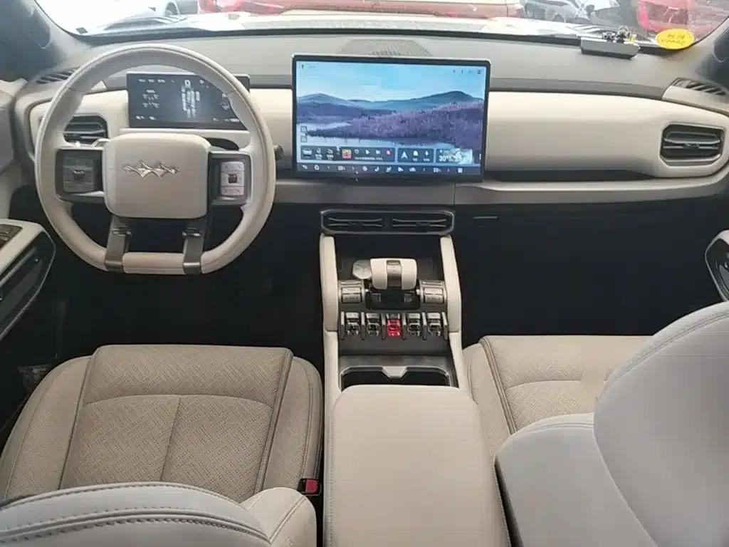 Titanium 3 2025 501KM AWD Max Edition — миниатюра 10