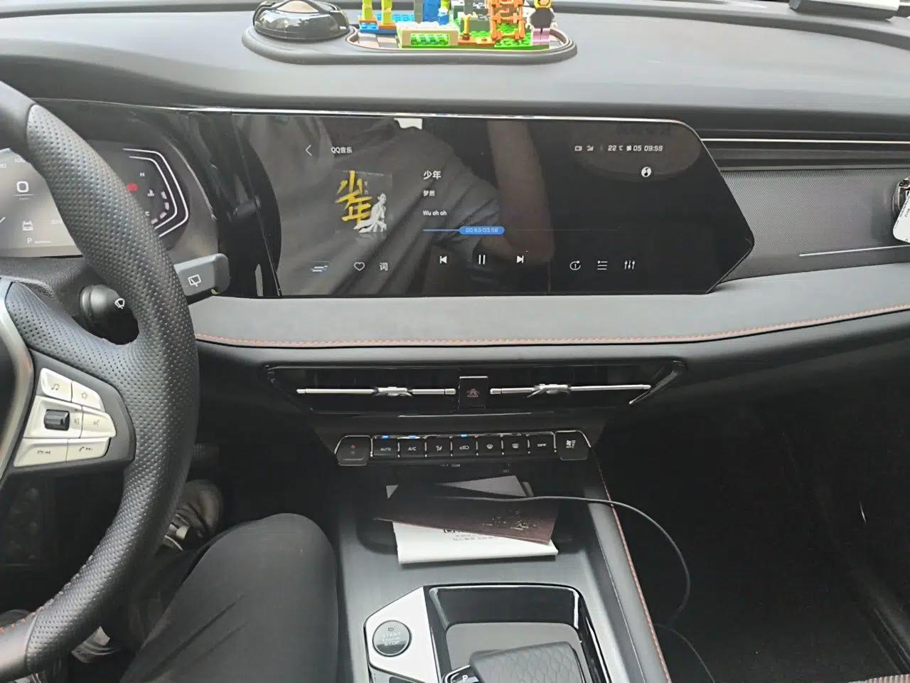 CHANGAN OSHAN X7 PLUS 2022 1.5T Blue Whale Edition Automatic ZhiZun Model — миниатюра 13