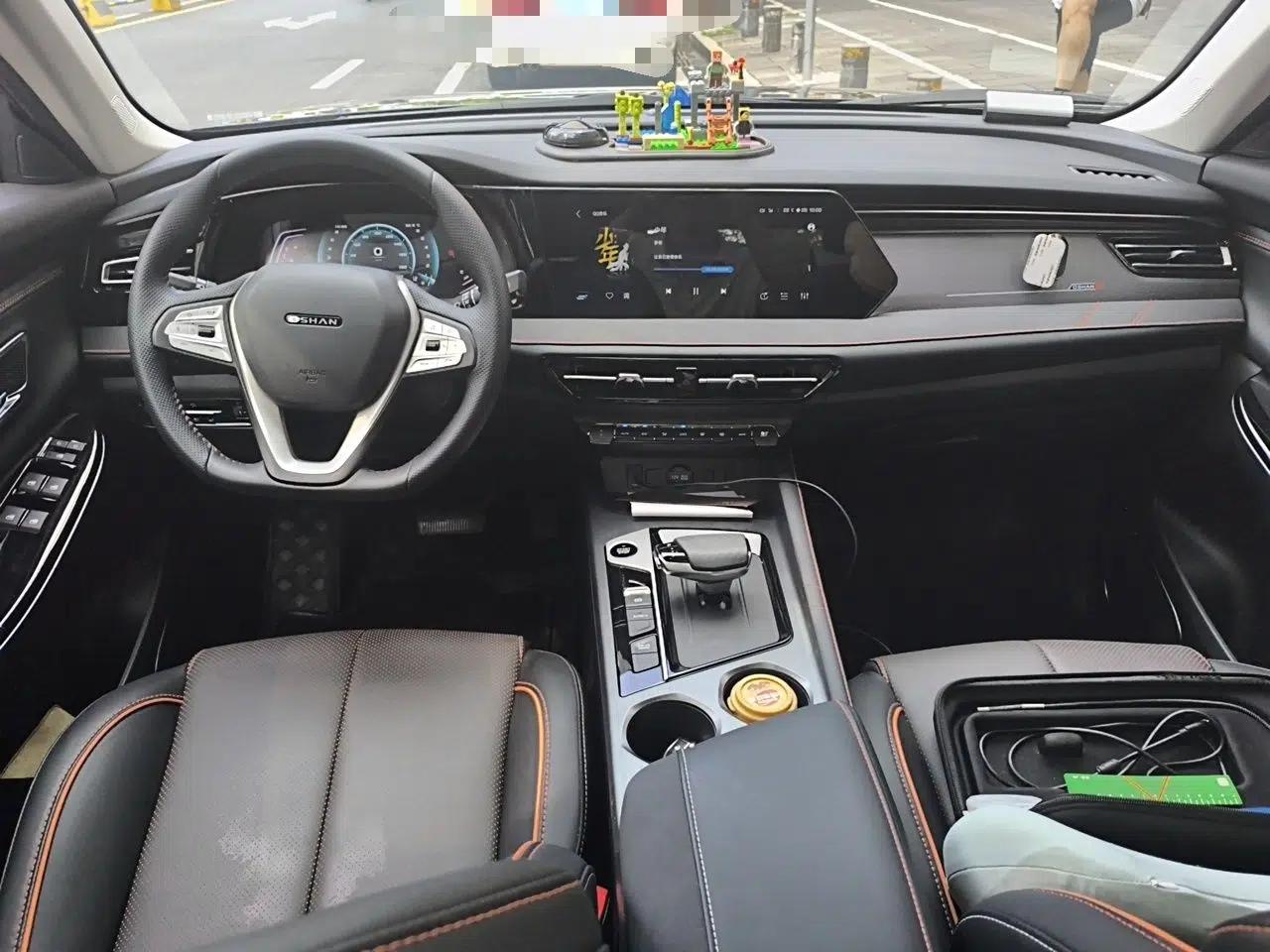 CHANGAN OSHAN X7 PLUS 2022 1.5T Blue Whale Edition Automatic ZhiZun Model — миниатюра 9