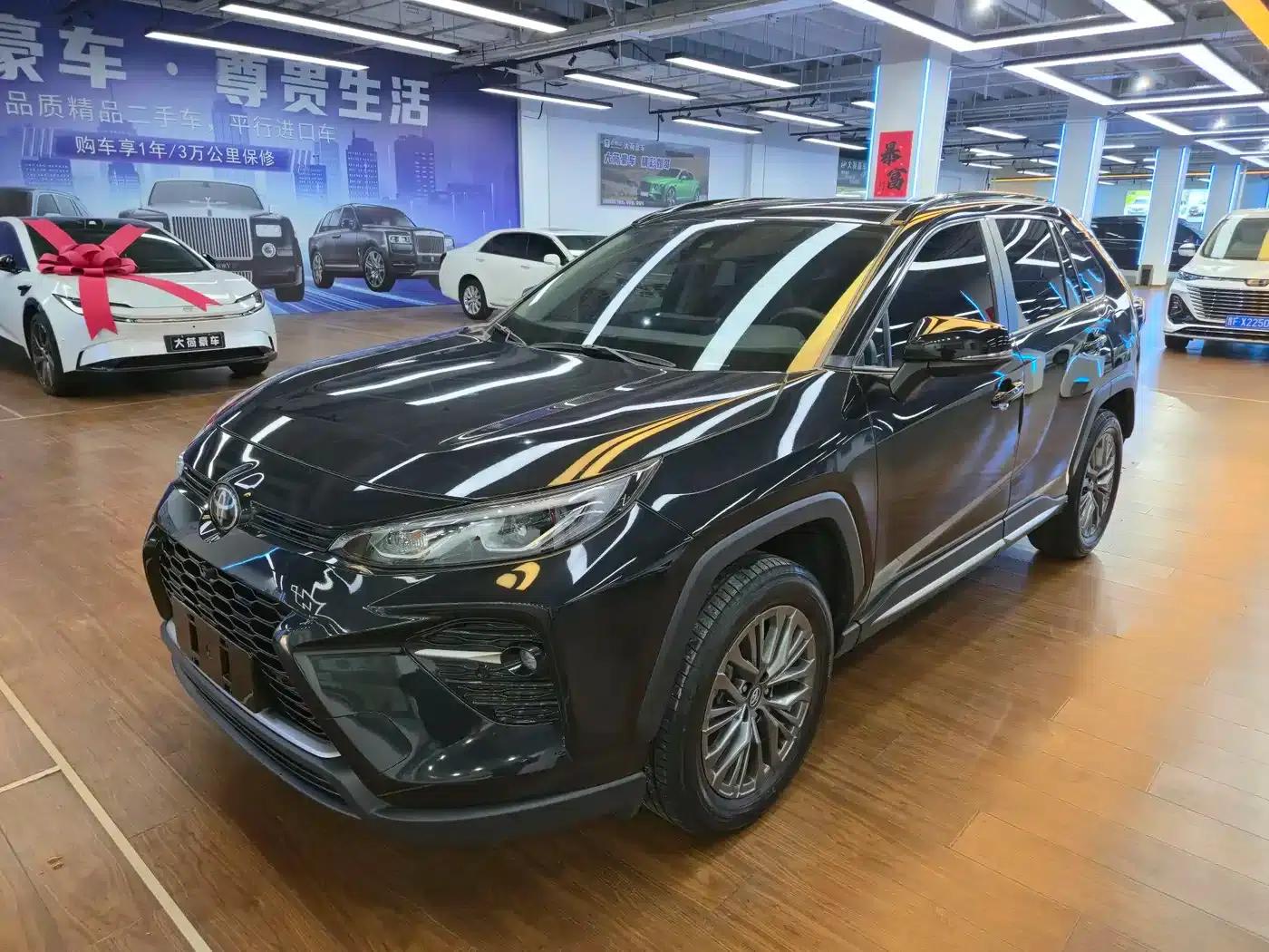 2024 Toyota RAV4 2.0L CVT 2WD Luxury PLUS Edition — миниатюра 1