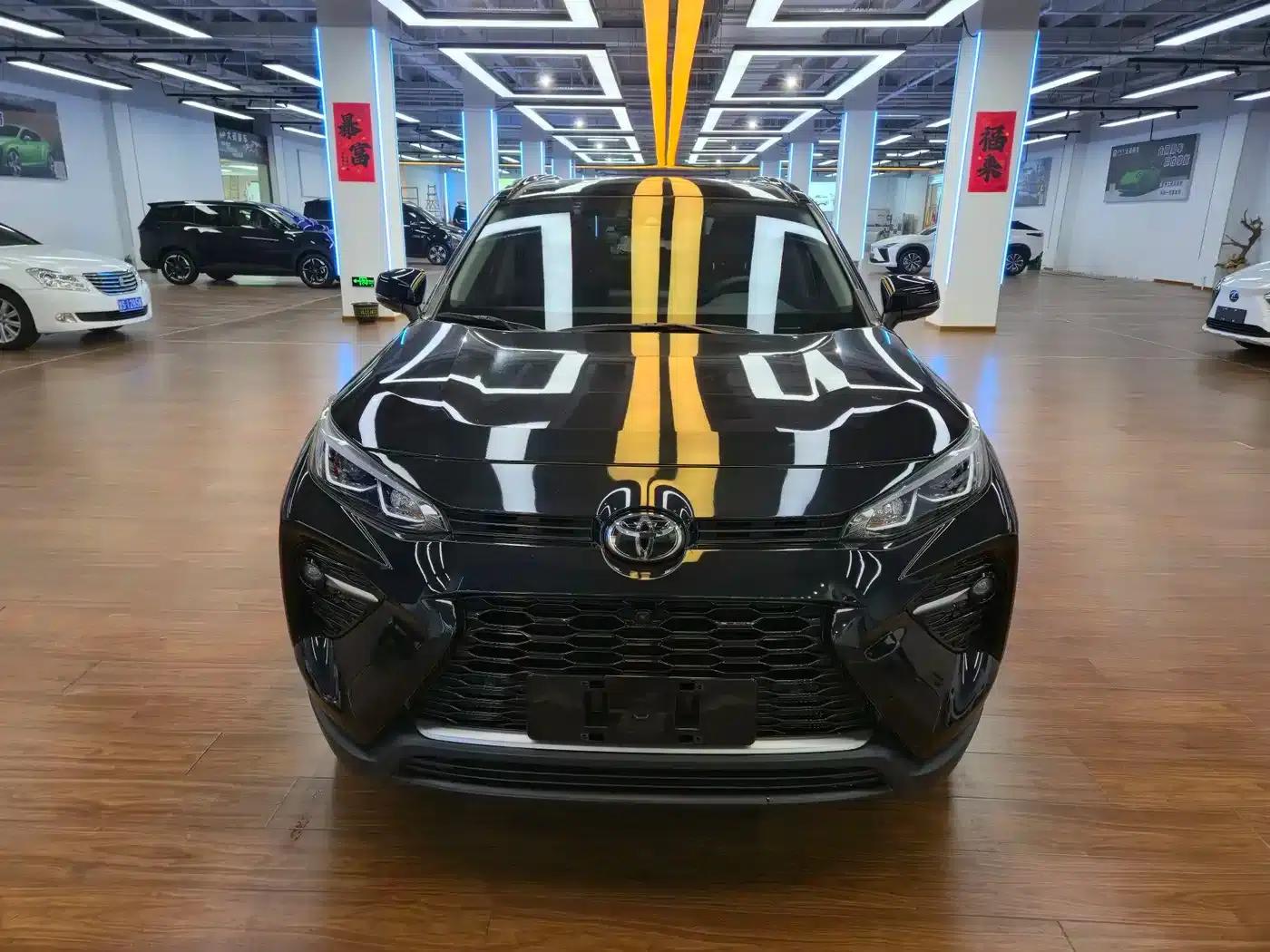 2024 Toyota RAV4 2.0L CVT 2WD Luxury PLUS Edition — миниатюра 2