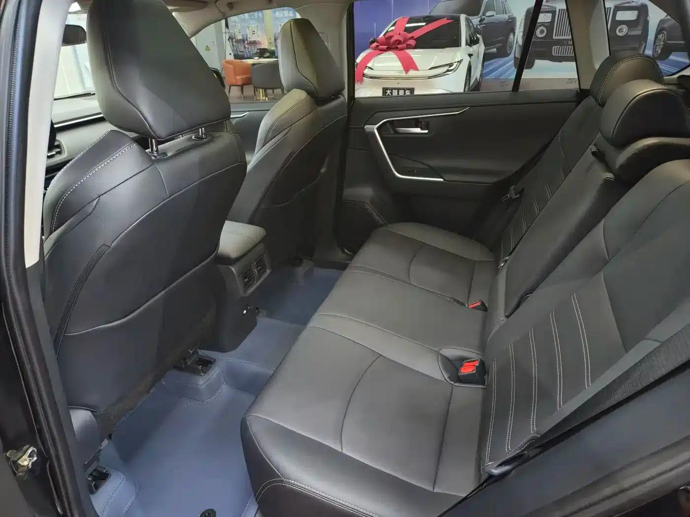 2024 Toyota RAV4 2.0L CVT 2WD Luxury PLUS Edition — миниатюра 15