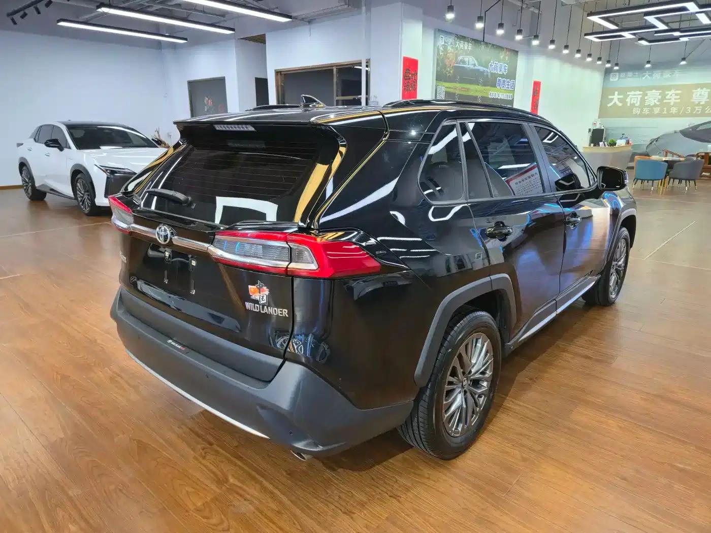 2024 Toyota RAV4 2.0L CVT 2WD Luxury PLUS Edition — миниатюра 5