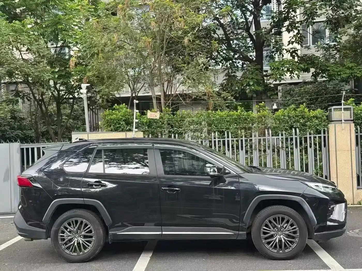 Highlander 2023 2.0L CVT 2WD Luxury PLUS Edition — миниатюра 3