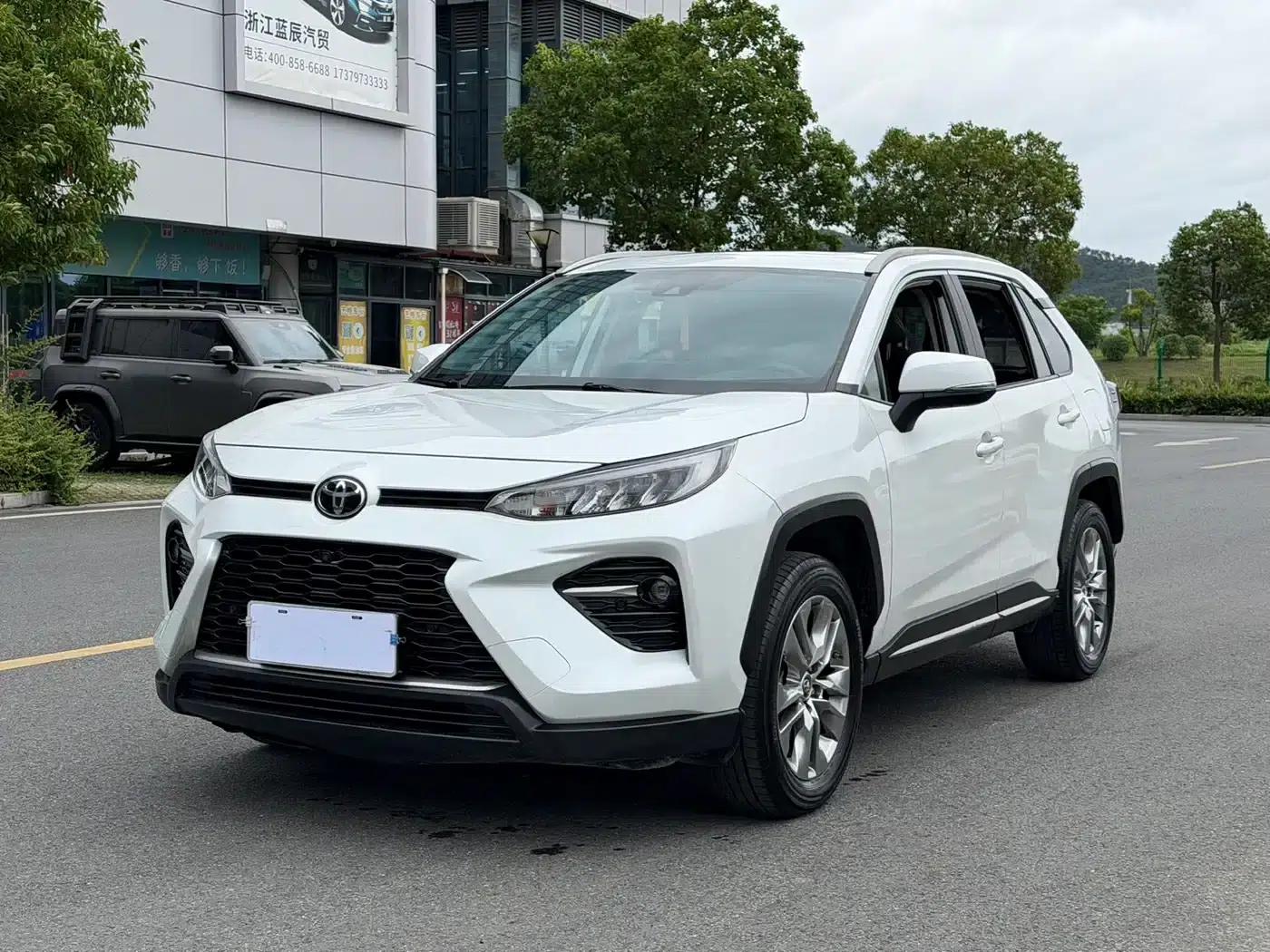 2021 Toyota RAV4 2.0L CVT 4WD Luxury Edition — миниатюра 1