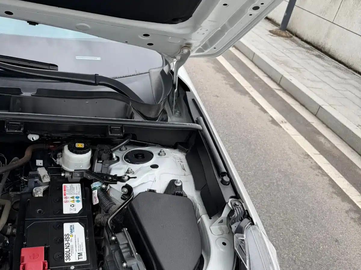 2021 Toyota RAV4 2.0L CVT 4WD Luxury Edition — миниатюра 18