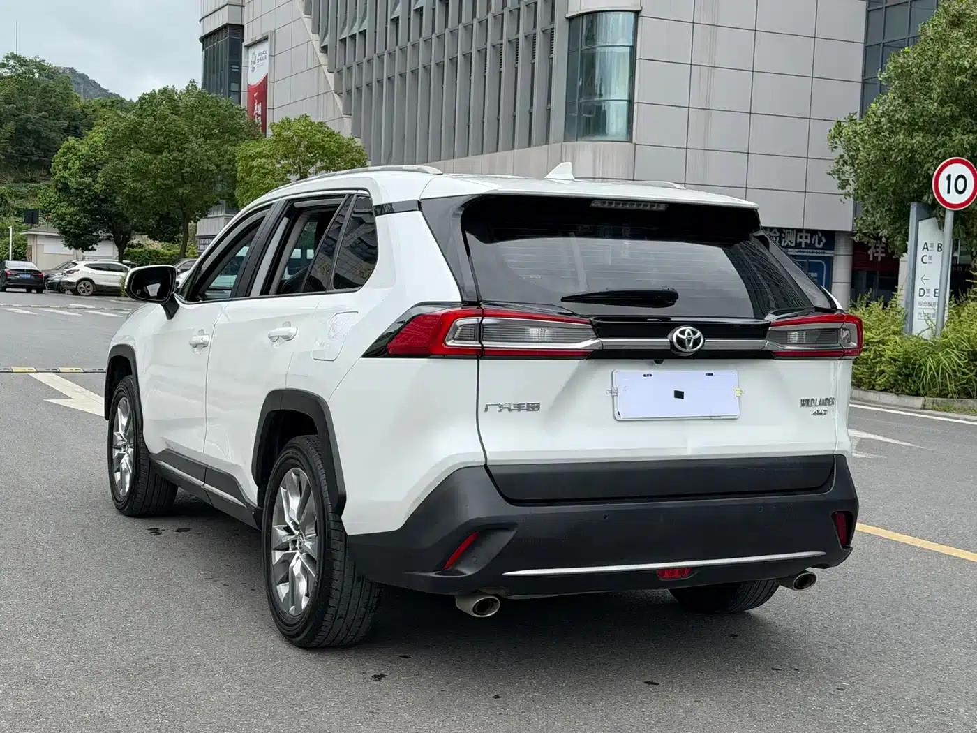 2021 Toyota RAV4 2.0L CVT 4WD Luxury Edition — миниатюра 7