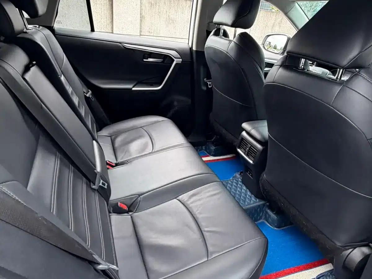 2021 Toyota RAV4 2.0L CVT 4WD Luxury Edition — миниатюра 10
