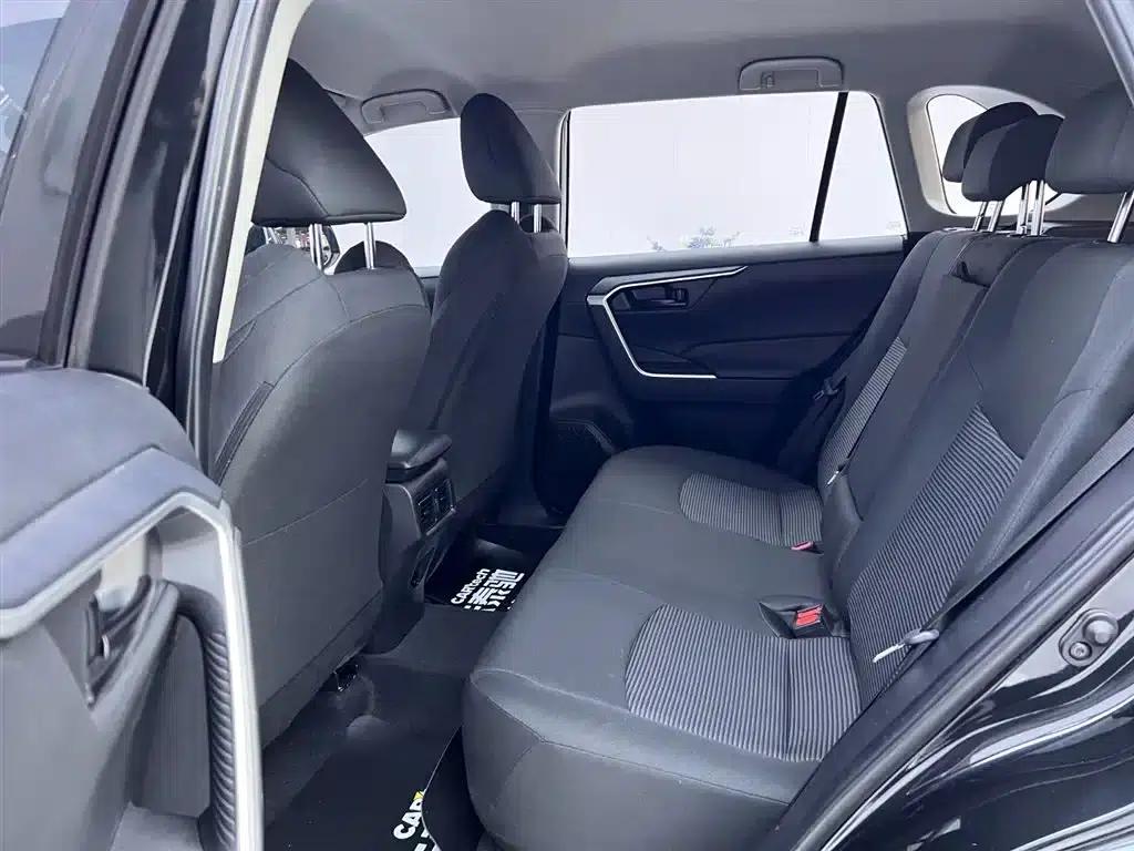 2022 Toyota RAV4 2.0L CVT 2WD Leading Edition — миниатюра 17