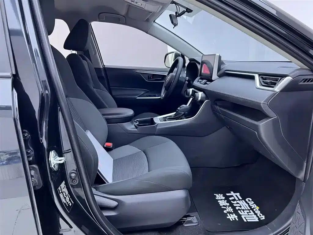 2022 Toyota RAV4 2.0L CVT 2WD Leading Edition — миниатюра 18