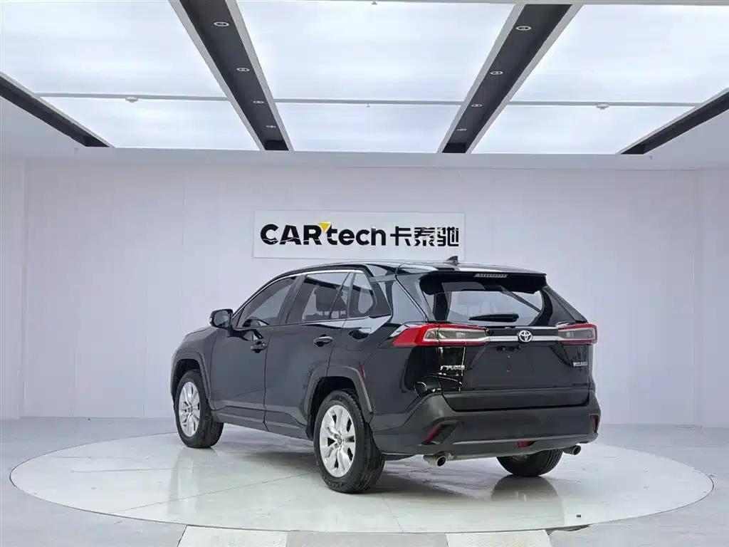 2022 Toyota RAV4 2.0L CVT 2WD Leading Edition — миниатюра 3