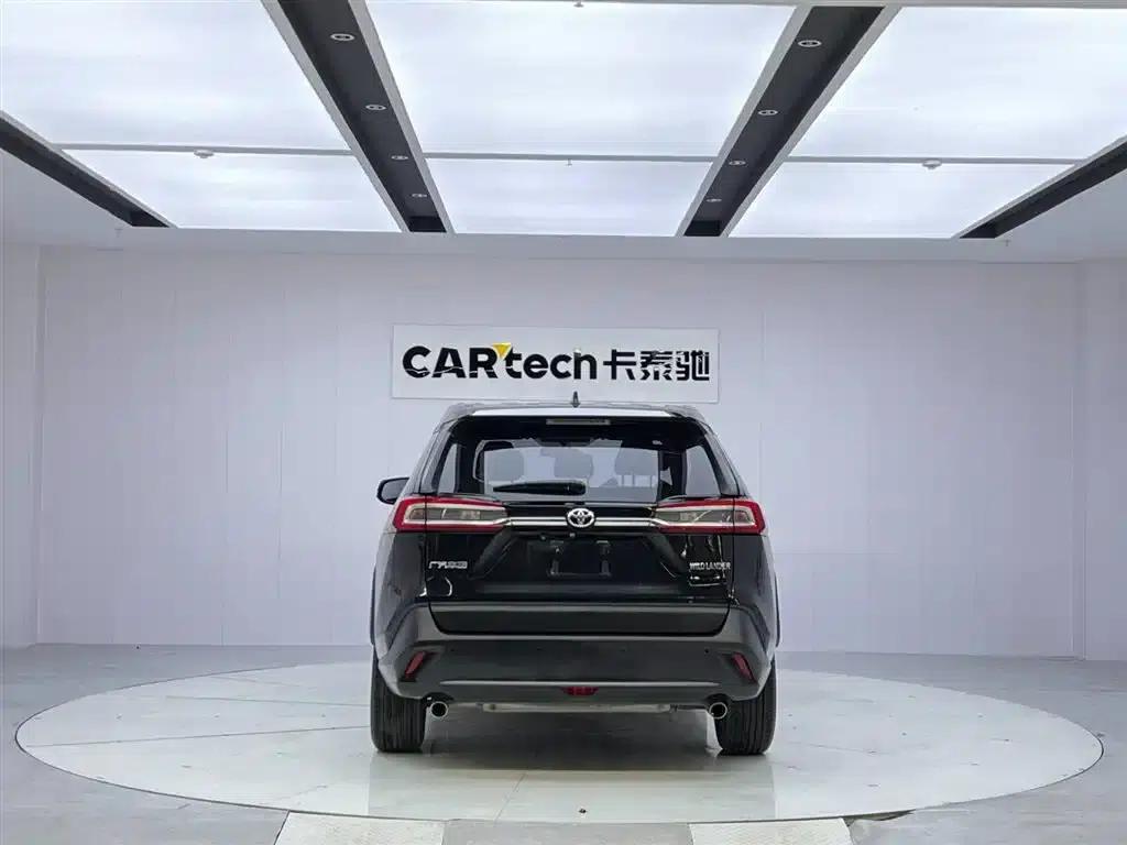 2022 Toyota RAV4 2.0L CVT 2WD Leading Edition — миниатюра 4