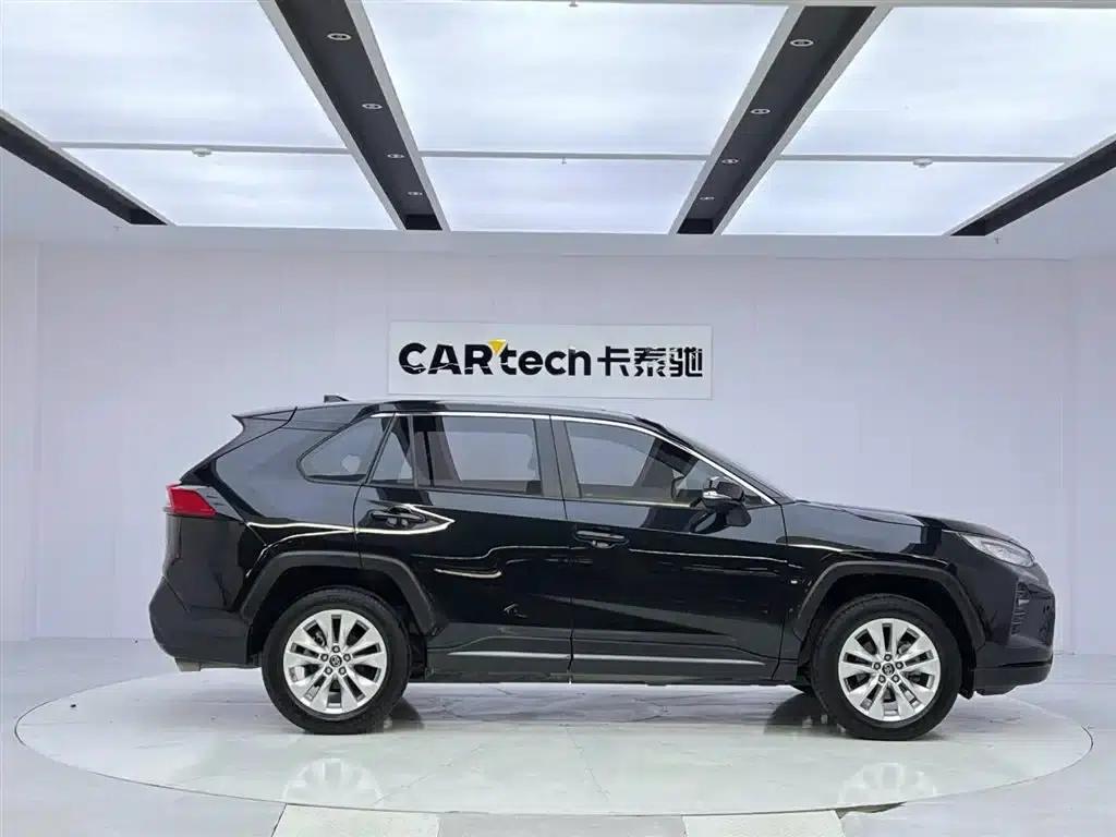 2022 Toyota RAV4 2.0L CVT 2WD Leading Edition — миниатюра 6