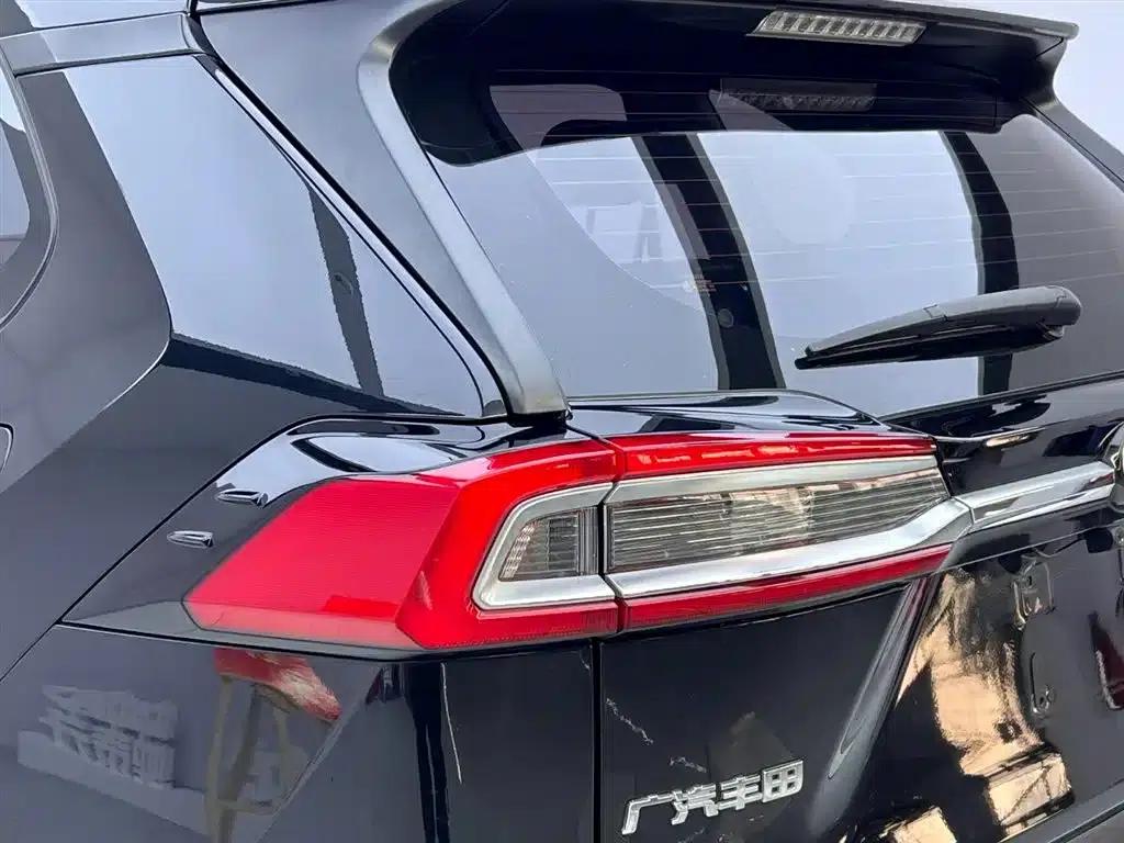 2022 Toyota RAV4 2.0L CVT 2WD Leading Edition — миниатюра 10