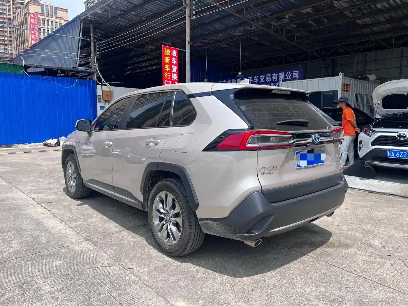 Highlander 2022 Hybrid 2.5L E-CVT AWD Luxury PLUS Edition — миниатюра 3