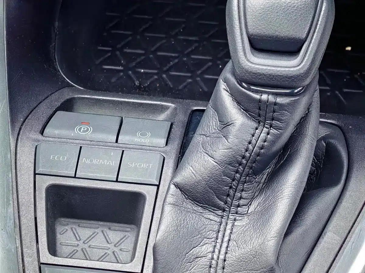 Highlander 2020 Hybrid 2.5L E-CVT 2WD Luxury Edition — миниатюра 24