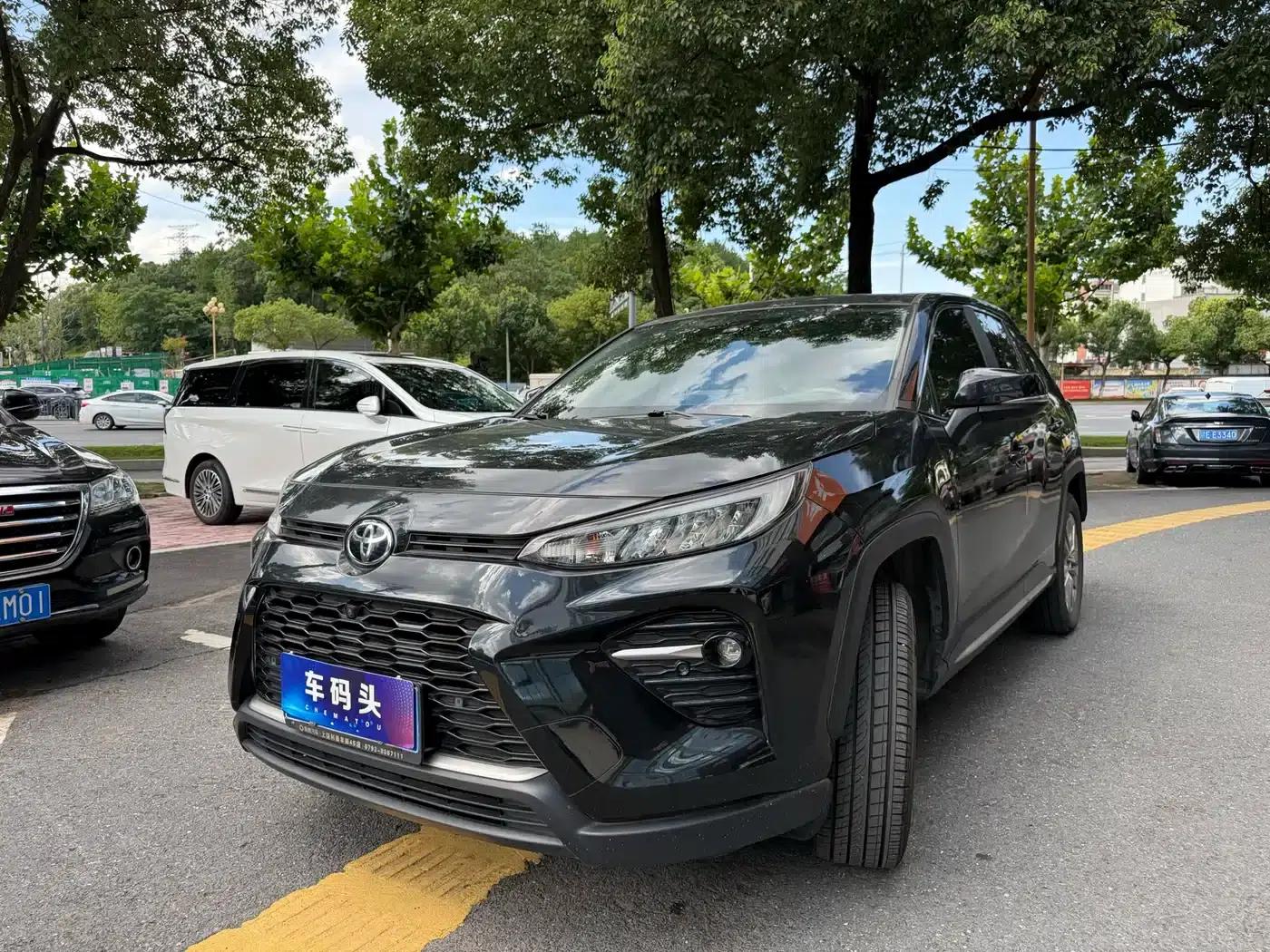 2022 Toyota RAV4 2.0L CVT 2WD Luxury Edition — миниатюра 1