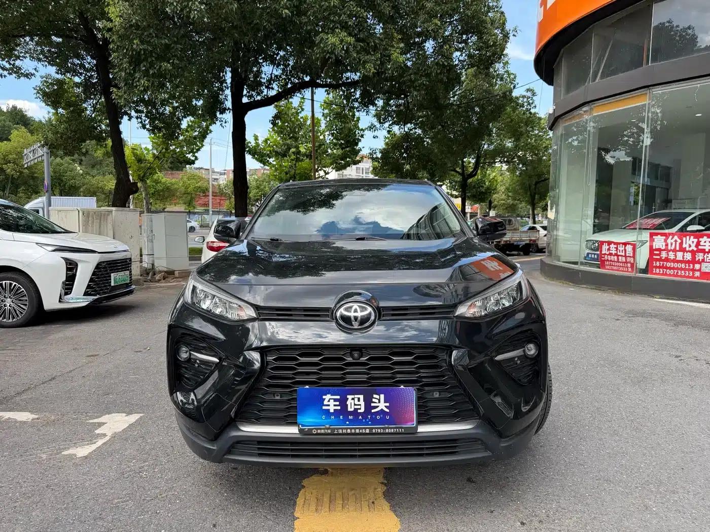 2022 Toyota RAV4 2.0L CVT 2WD Luxury Edition — миниатюра 2