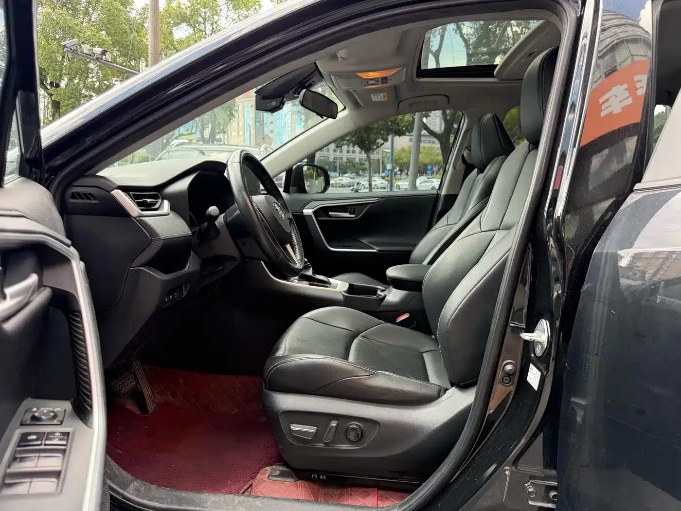 2022 Toyota RAV4 2.0L CVT 2WD Luxury Edition — миниатюра 10