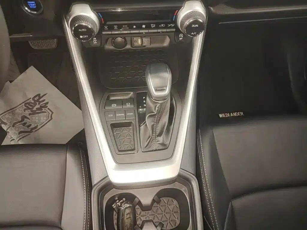 Highlander 2022 2.0L CVT 2WD Luxury PLUS Edition — миниатюра 14