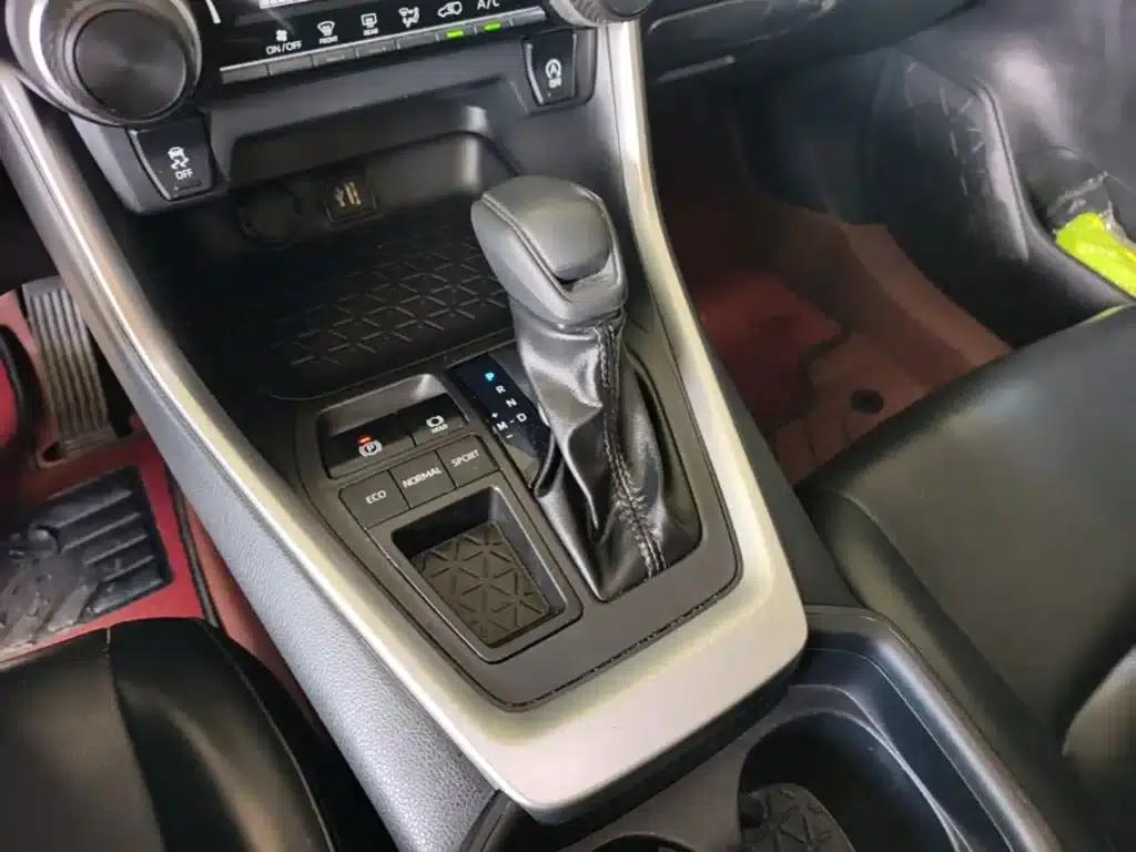 2023 Toyota Highlander 2.0L CVT 2WD Leading Edition — миниатюра 14