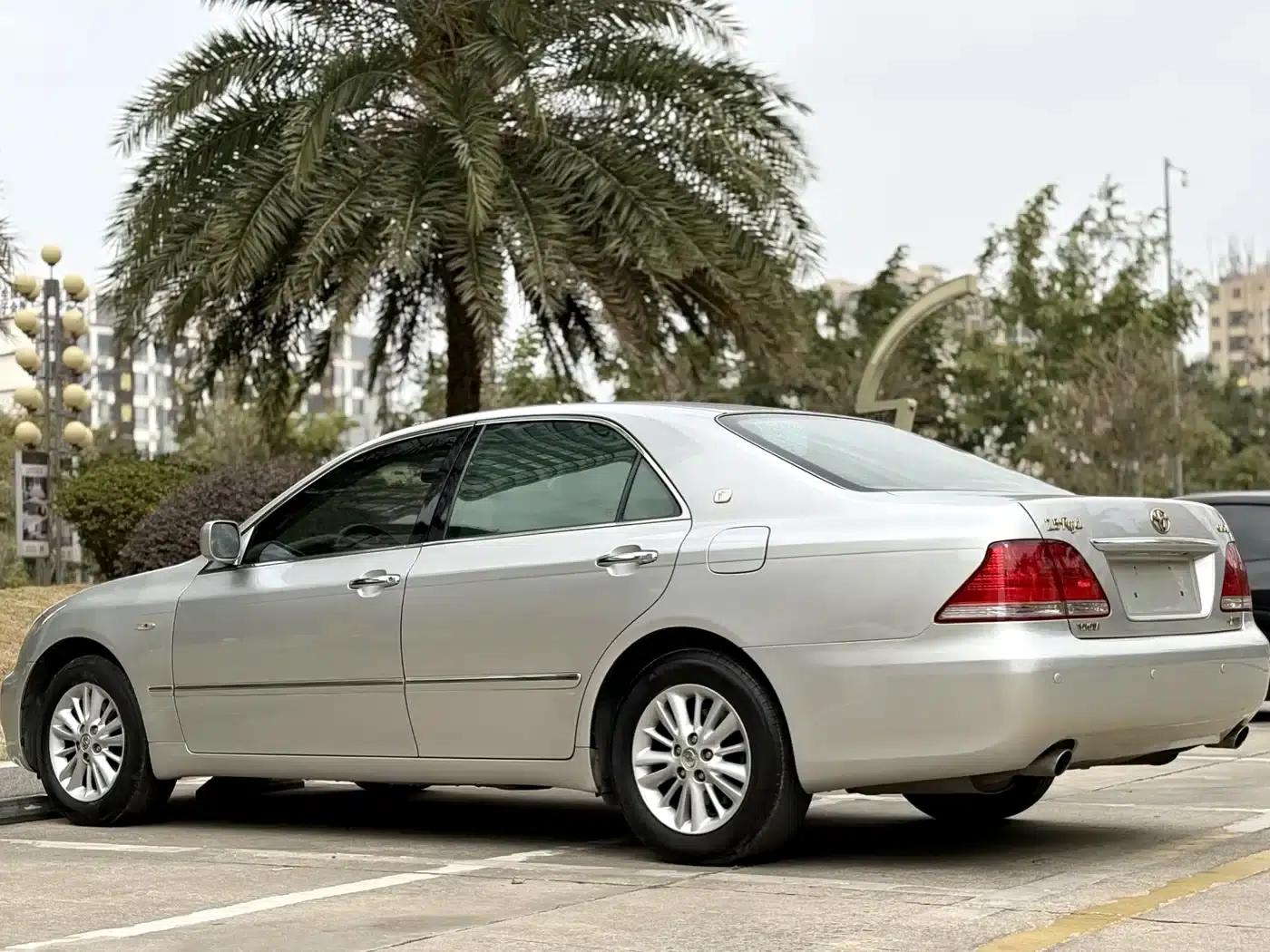 Crown 2007 2.5L Royal Special Edition — миниатюра 14