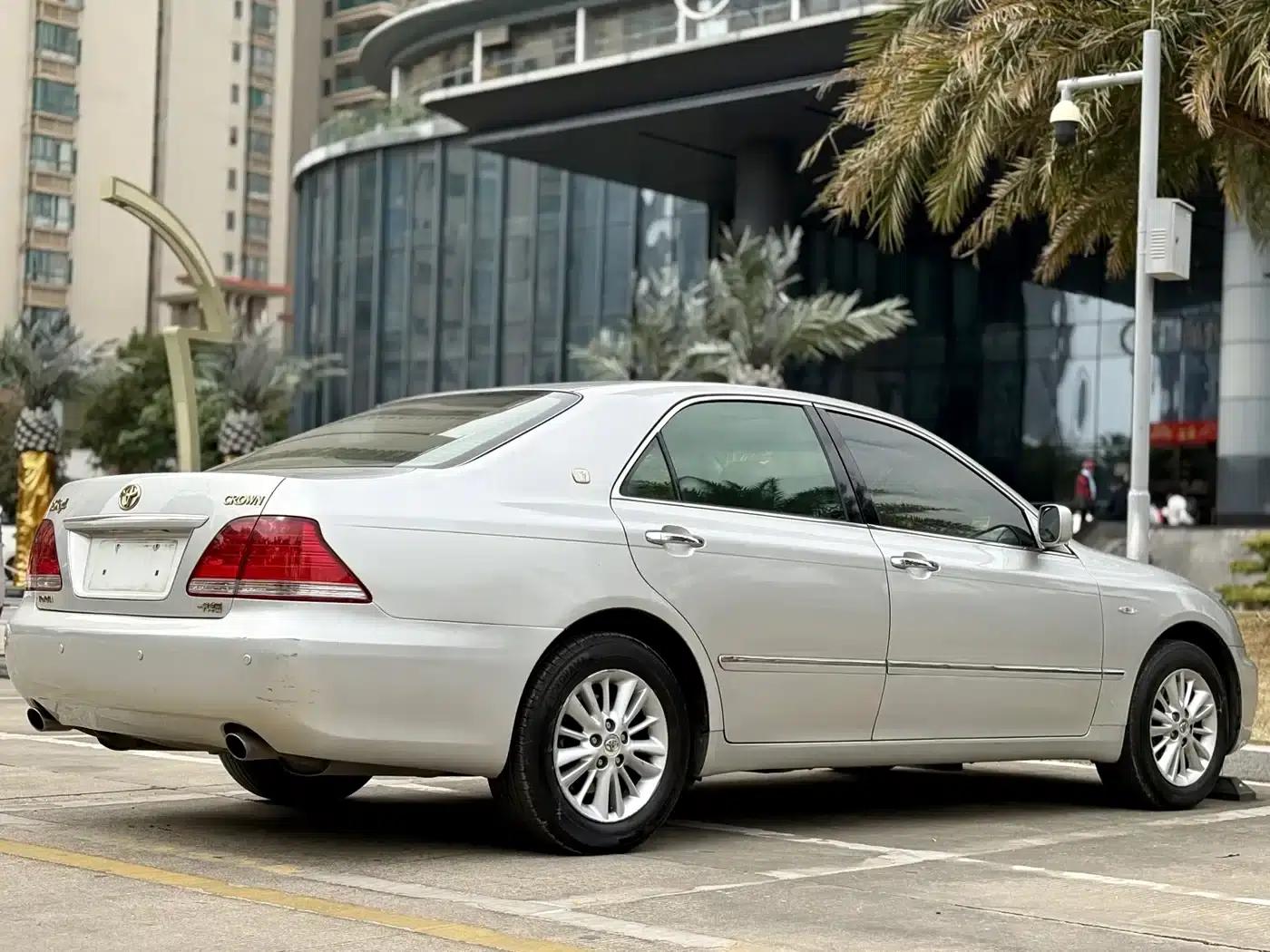 Crown 2007 2.5L Royal Special Edition — миниатюра 16