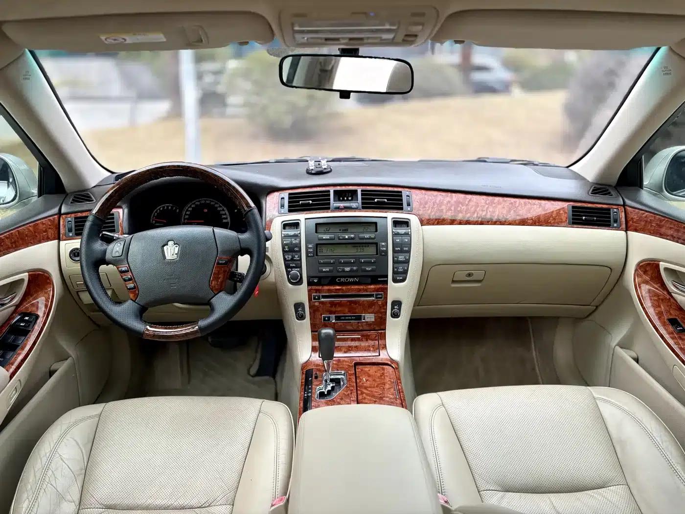 Crown 2007 2.5L Royal Special Edition — миниатюра 6