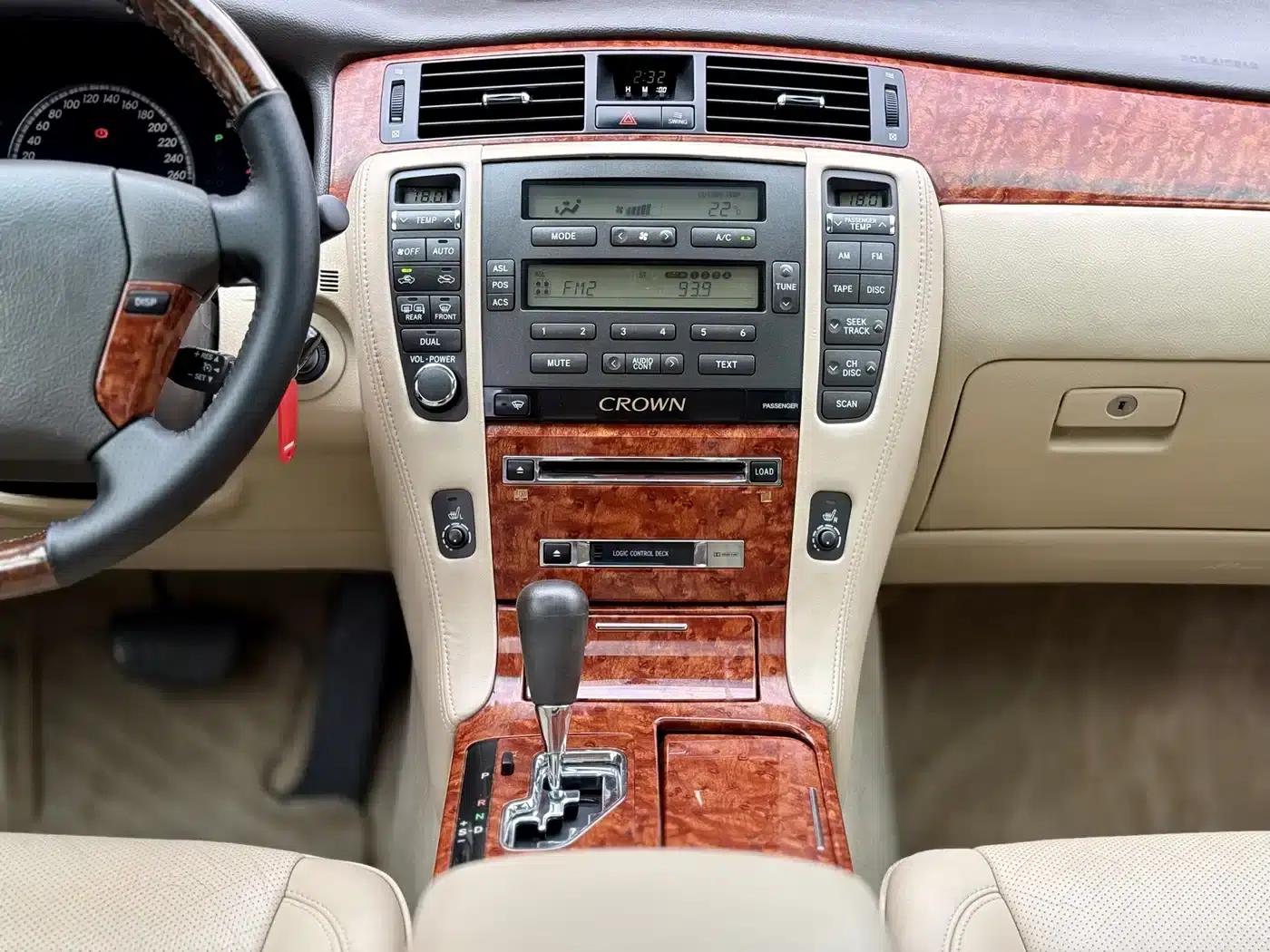 Crown 2007 2.5L Royal Special Edition — миниатюра 8