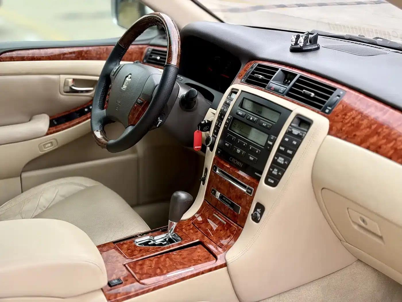 Crown 2007 2.5L Royal Special Edition — миниатюра 10