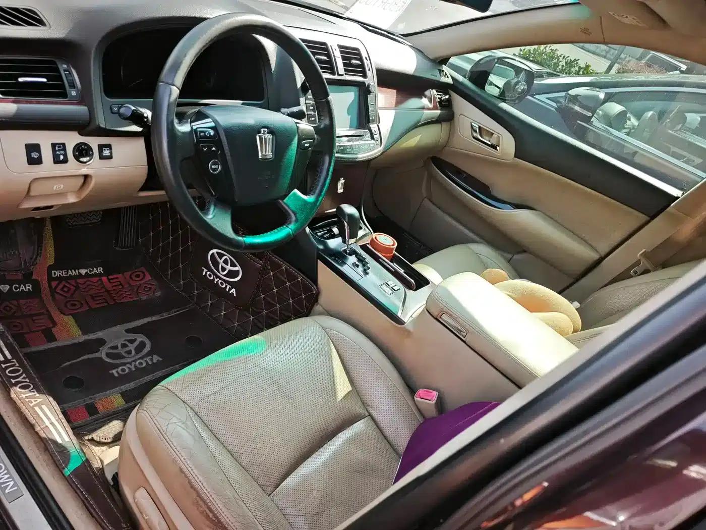 Crown 2010 2.5L Royal Leather Edition — миниатюра 10