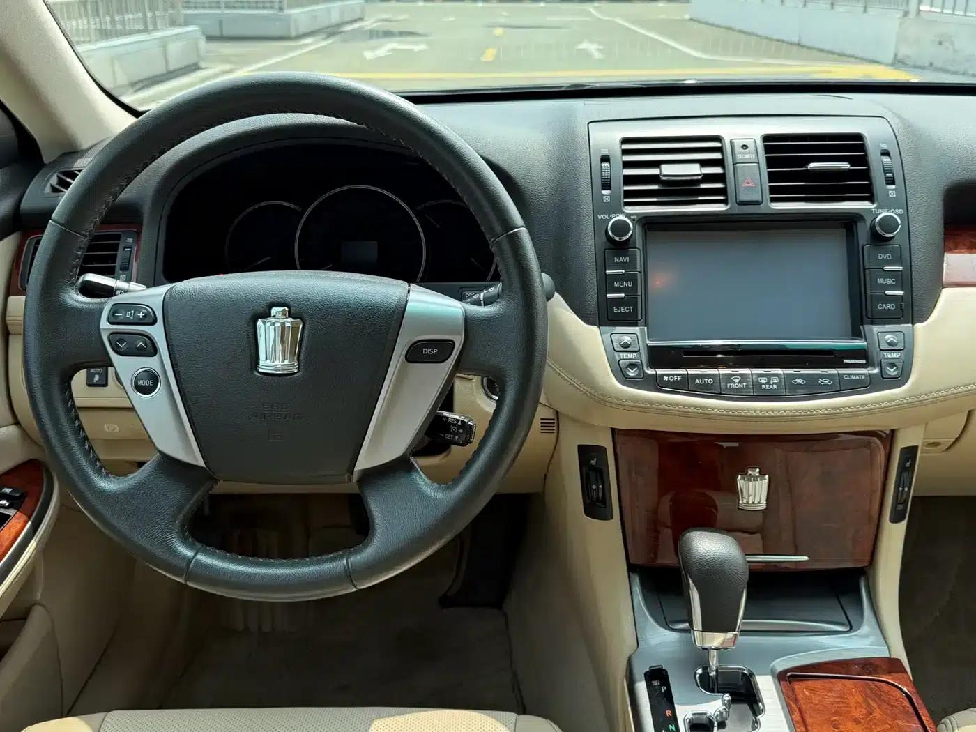 Crown 2012 2.5L Royal Leather Edition — миниатюра 12
