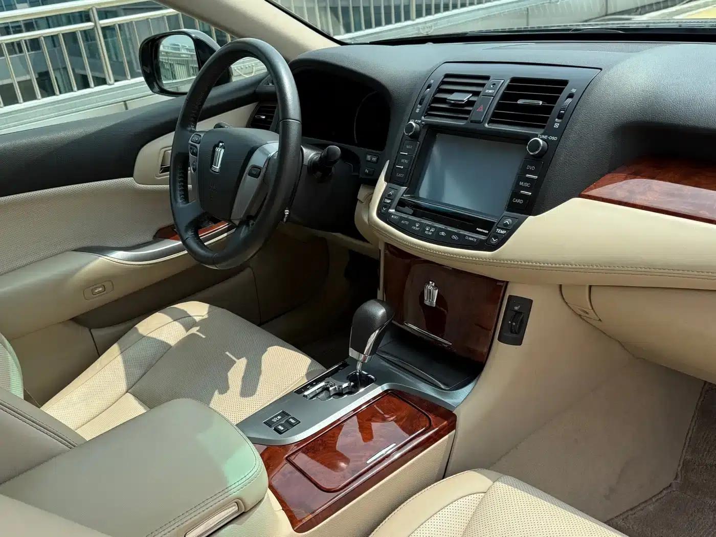Crown 2012 2.5L Royal Leather Edition — миниатюра 14
