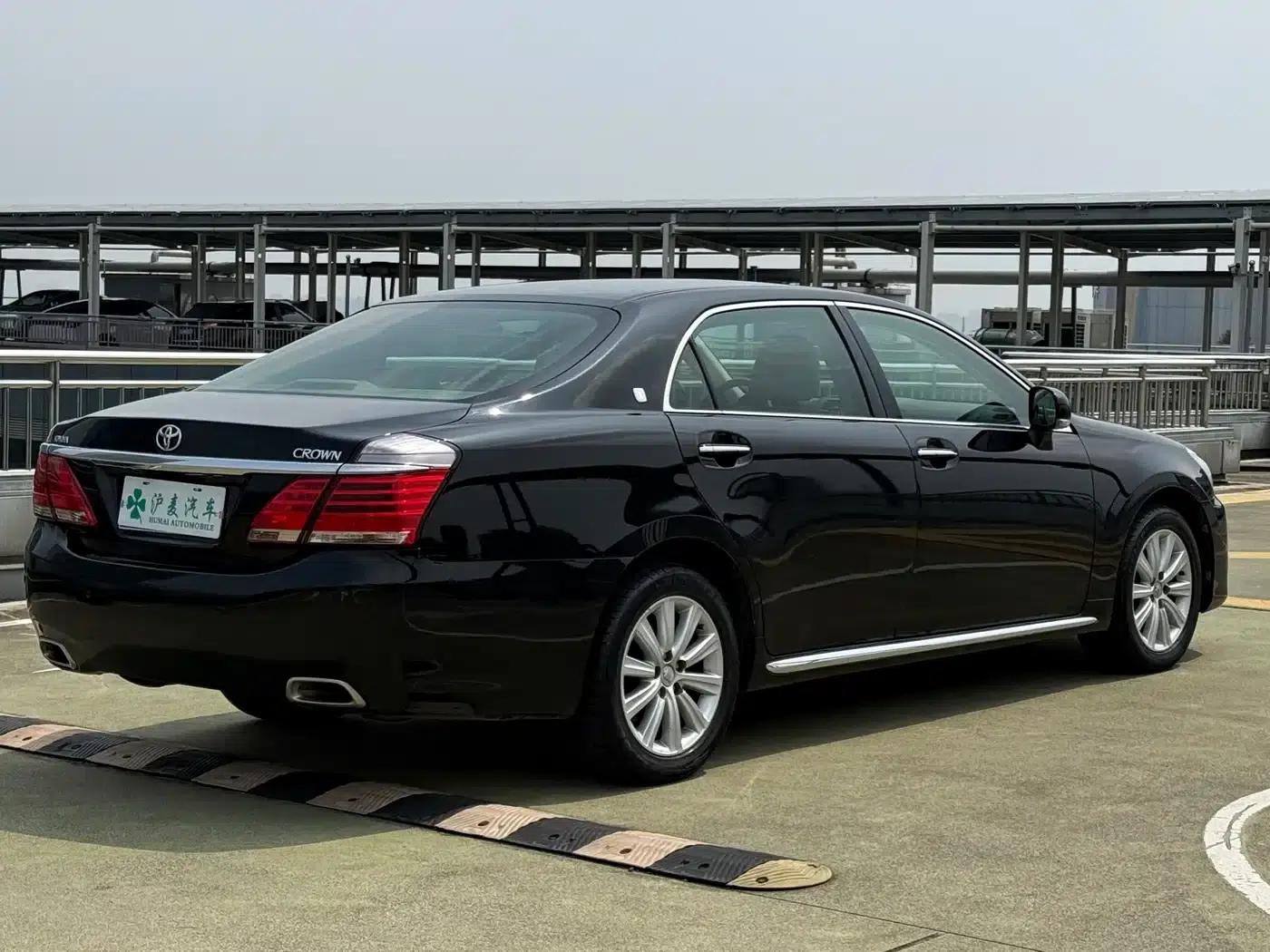 Crown 2012 2.5L Royal Leather Edition — миниатюра 18