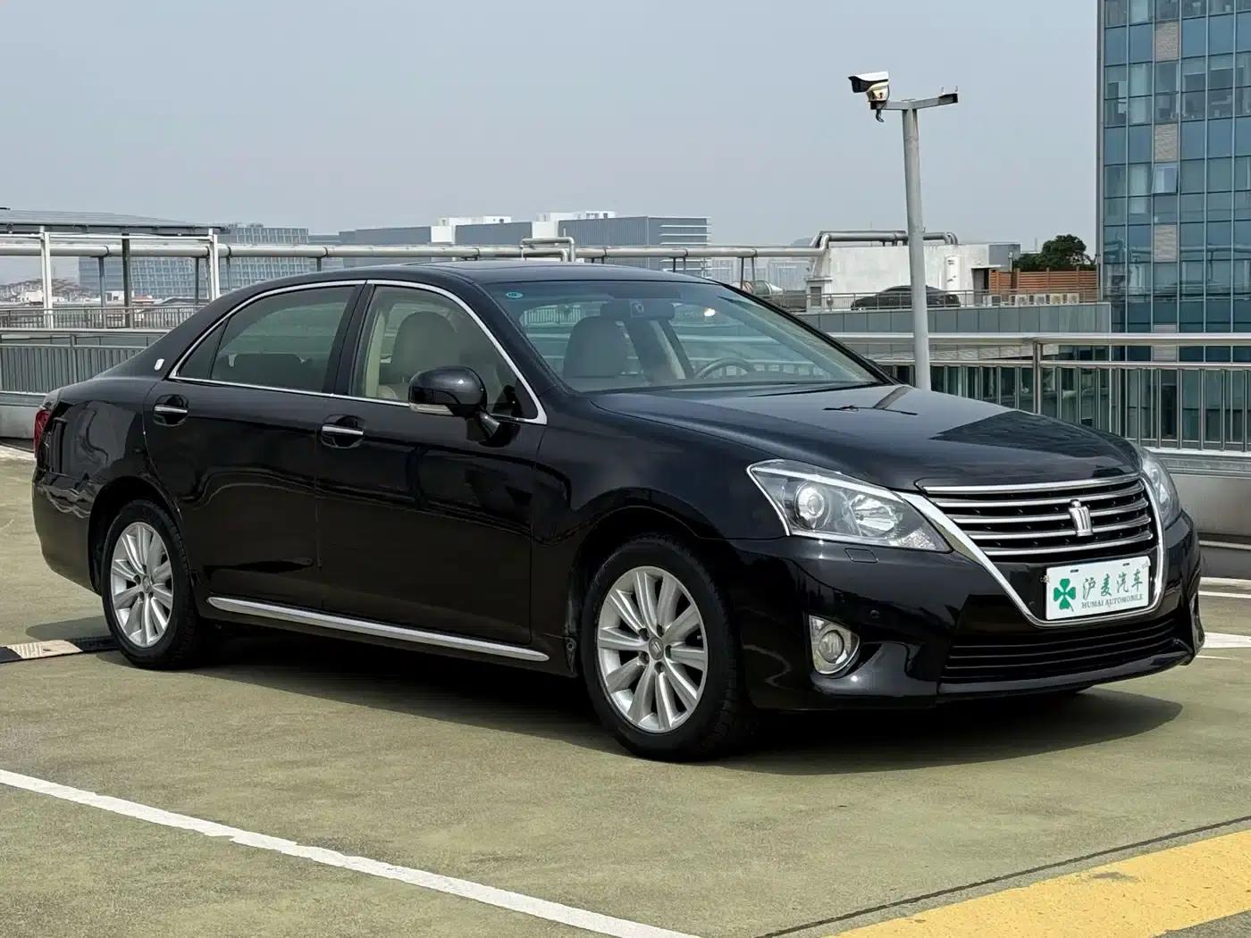 Crown 2012 2.5L Royal Leather Edition — миниатюра 3