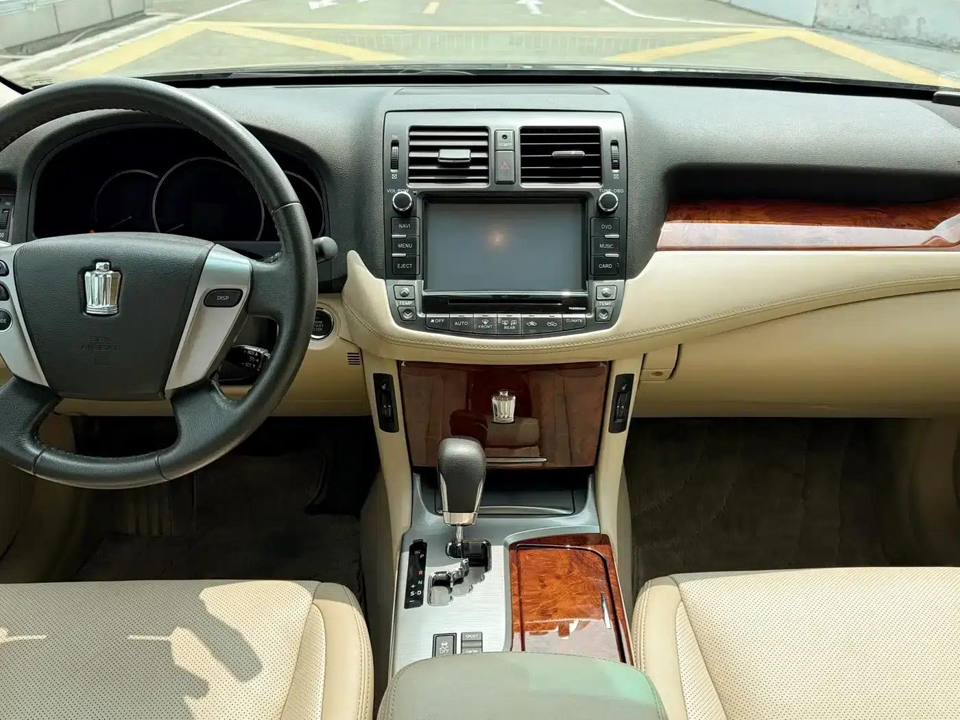 Crown 2012 2.5L Royal Leather Edition — миниатюра 6