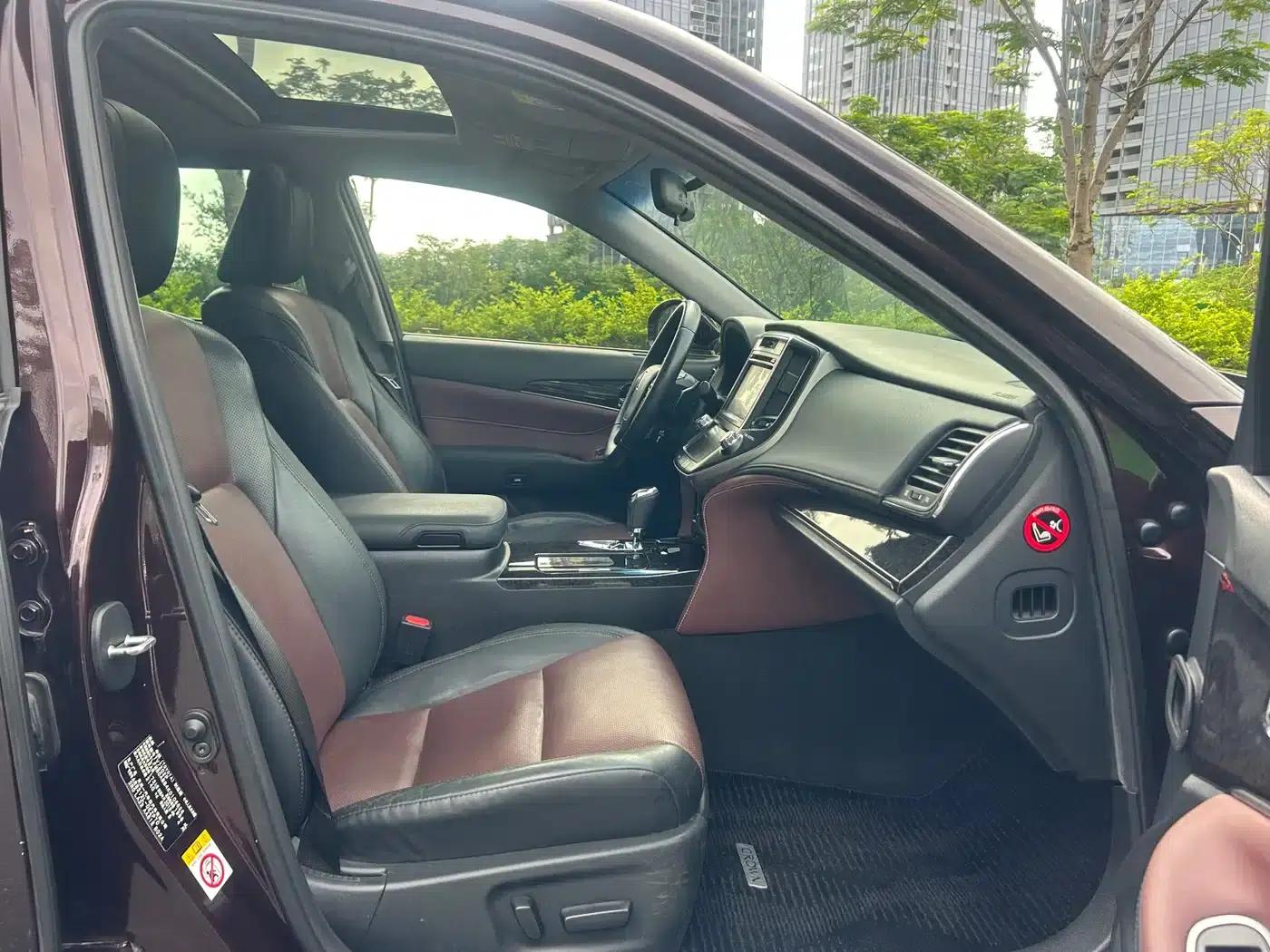 Crown 2018 2.0T Sport Edition — миниатюра 12