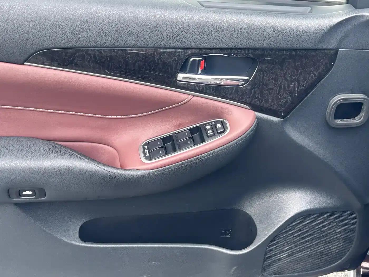 Crown 2018 2.0T Sport Edition — миниатюра 15