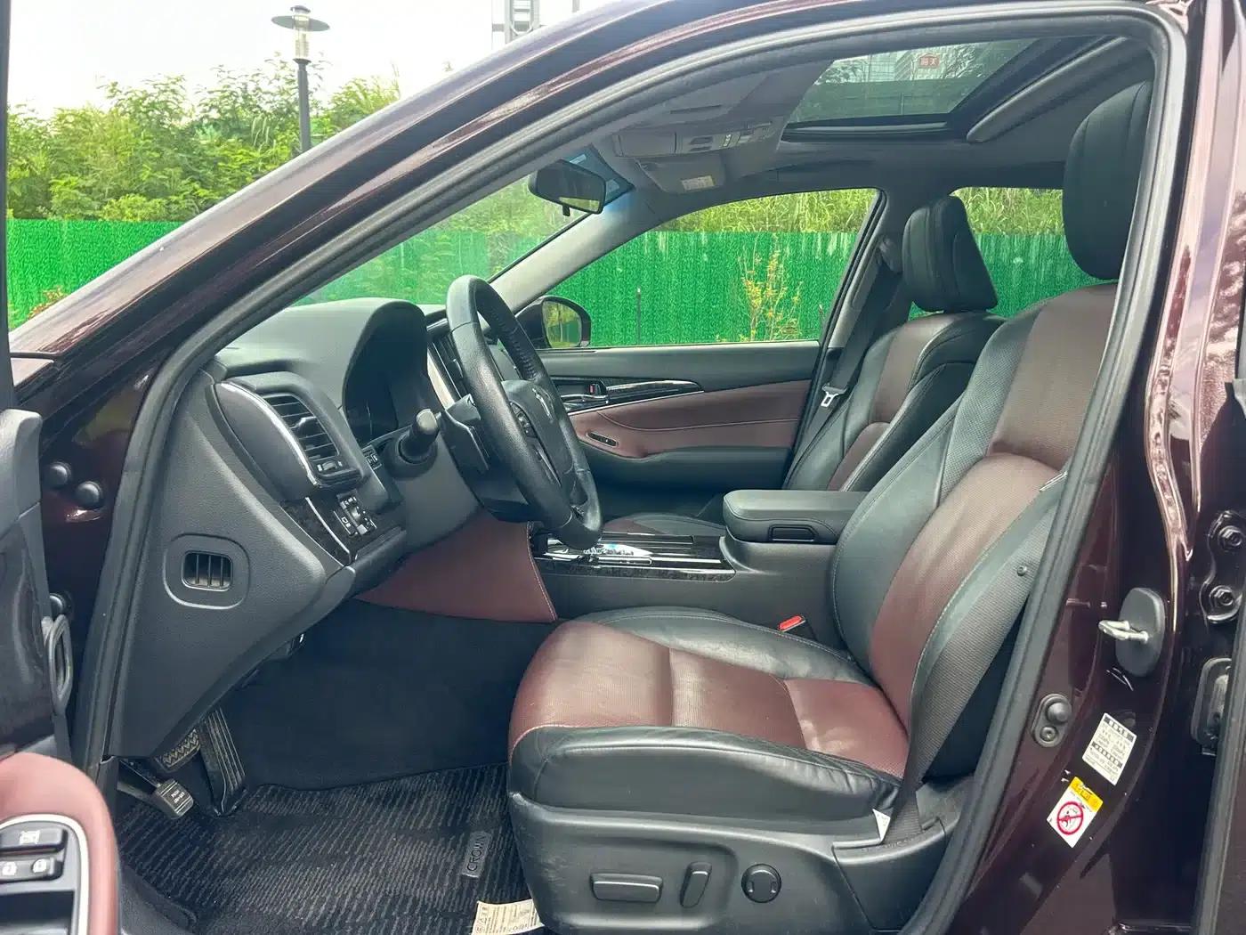 Crown 2018 2.0T Sport Edition — миниатюра 16