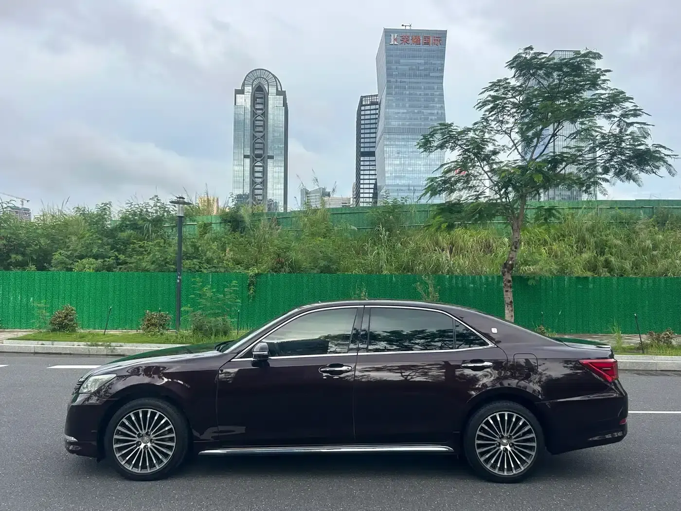 Crown 2018 2.0T Sport Edition — миниатюра 5