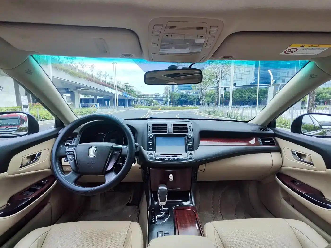 Crown 2010 2.5L Royal Leather Sunroof Navigation Edition — миниатюра 11