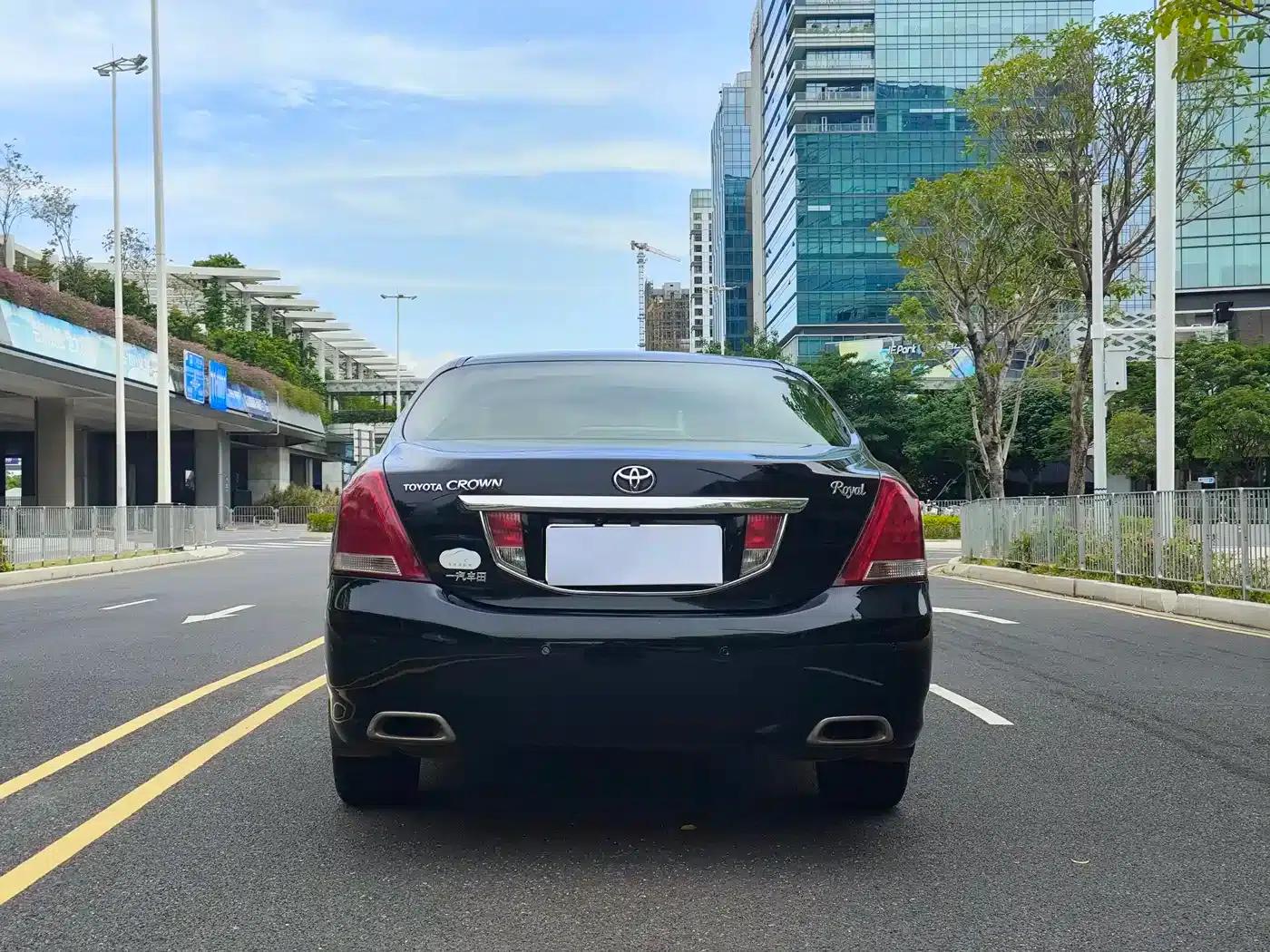 Crown 2010 2.5L Royal Leather Sunroof Navigation Edition — миниатюра 5