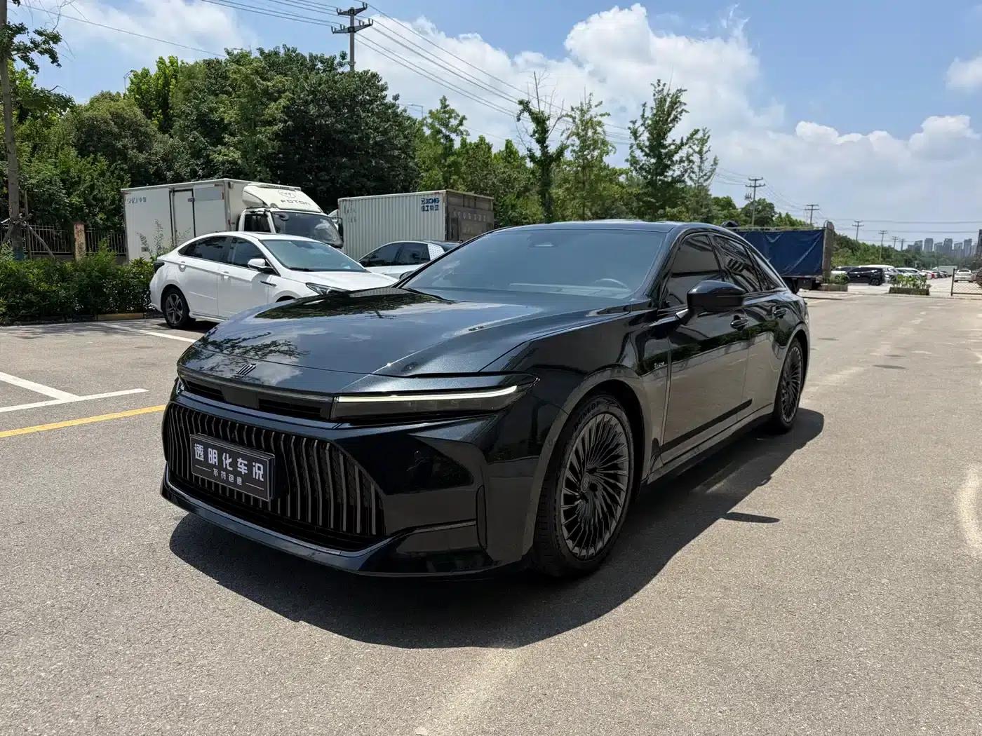 2024 Crown Imported Model 2.5L Supreme Edition — миниатюра 1