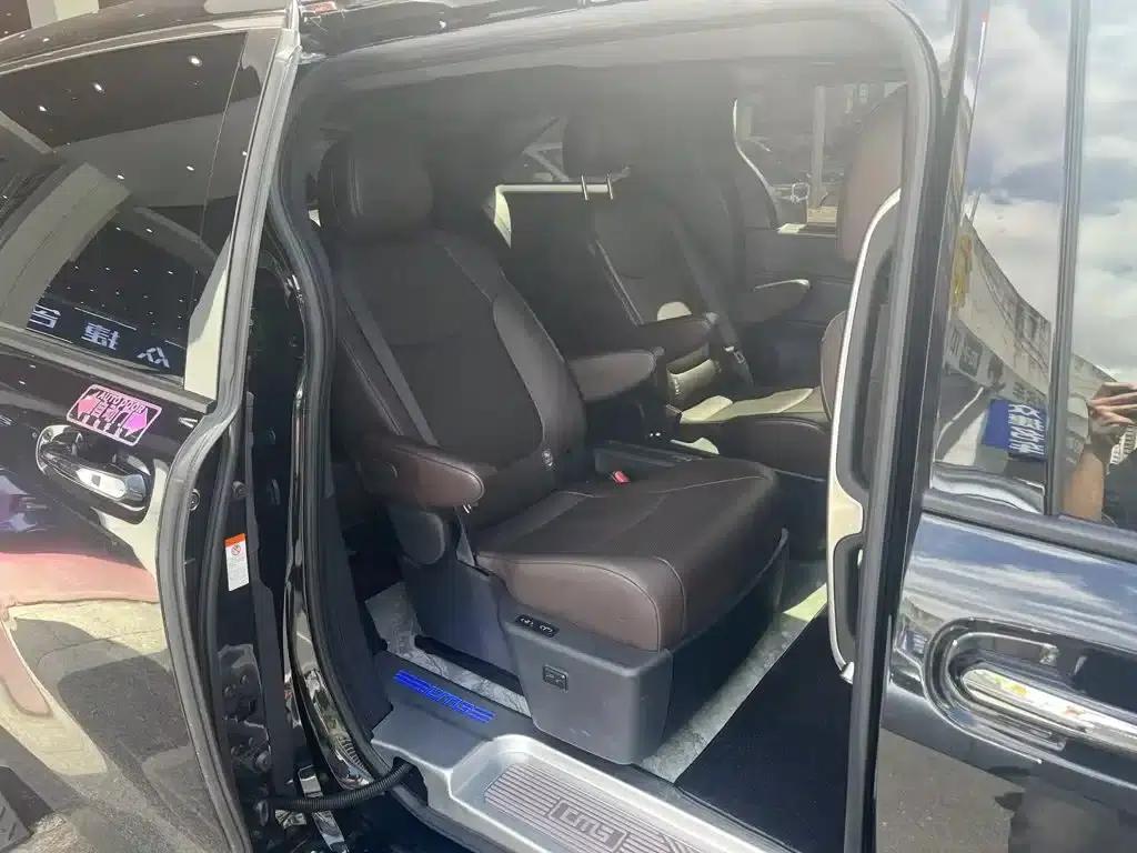 2024 Grevia 2.5L Hybrid Premium PLUS AWD — миниатюра 9
