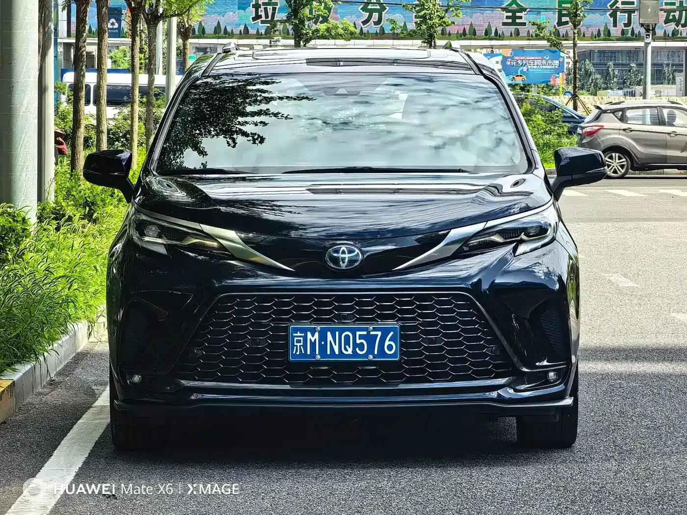 2022 Grevia 2.5L Hybrid Premium Edition — миниатюра 2
