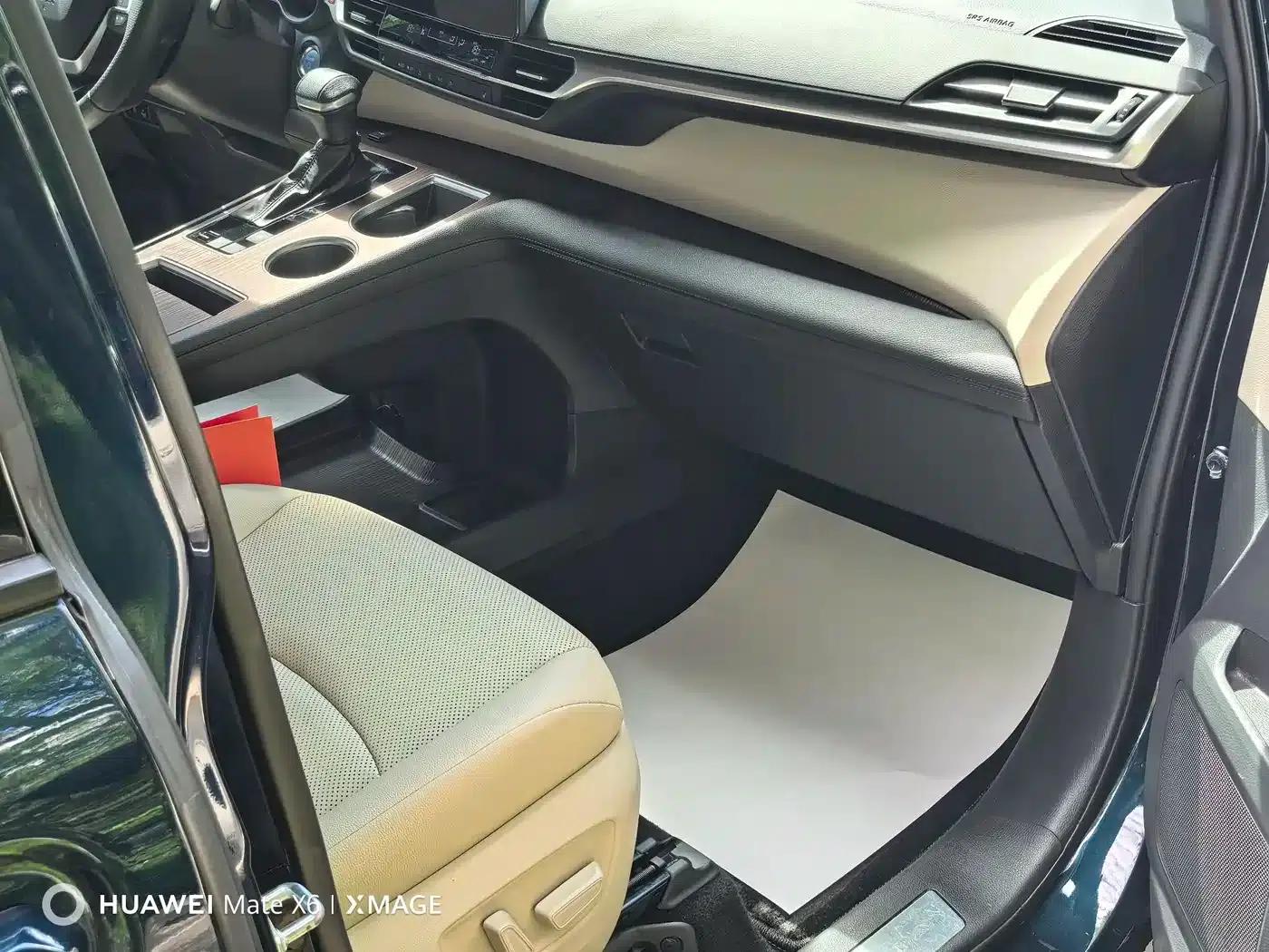 2022 Grevia 2.5L Hybrid Premium Edition — миниатюра 11