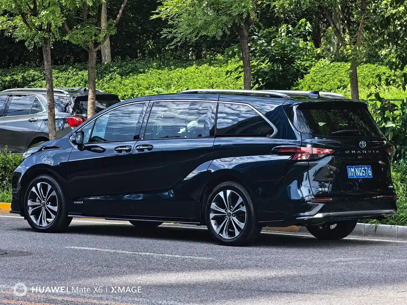 2022 Grevia 2.5L Hybrid Premium Edition — миниатюра 5